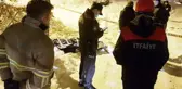 Karın ağırlığına dayanamayan ağaç devrildi, altında kalan yaşlı adam can verdi