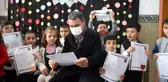 Gölbaşı Belediye Başkanı Şimşek'ten minik öğrencilere karne hediyesi