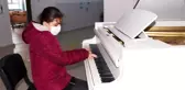 Görme engelli piyanist öğrenci İrem'e karne sürprizi
