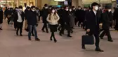 Japonya'da yarı OHAL'e rağmen insan trafiği azalmadı