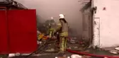 Kadıköy'de hurdalıkta çıkan yangın söndürüldü