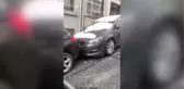 İtfaiye aracı park halindeki otomobillere çarptı