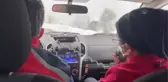 Ekipler yolu kardan kapanan köydeki hasta çocuk için seferber oldu