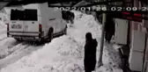 Son dakika haberi! KARIN AĞIRLIĞINA DAYANAMAYAN TENTENİN ÇOCUĞUN ÜZERİNE DEVRİLMESİ KAMERADA