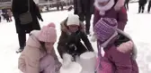 Konya'da çocuklara kartopu oynama ve kardan adam etkinliği
