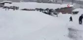 Sakarya'da kar kalınlığı insan boyuna ulaştı