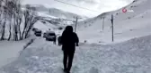 Erzurum'da üçüncü çığ, 10 araç mahsur kaldı