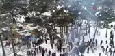 İstanbul'da tulumlu kemençeli sucuk ekmekli Kar Şenliği