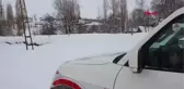SAĞLIK EKİPLERİ, KARDA YÜRÜYEREK HASTAYA ULAŞTI