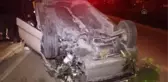 Kaza yapan otomobilin sürücüsü olay yerinden kaçtı