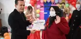 70 yaşındaki Havva Bulut torunlarının ders notlarıyla okuma yazmayı öğrendi