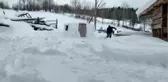 Çocukların kardan yaptıkları 