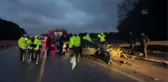 Bariyerlere çarpan otomobildeki bir kişi öldü, iki kişi yaralandı