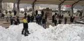 KOZAN'DA ÇOCUKLAR TAŞIMA KAR İLE EĞLENDİ