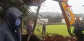 LAĞIM ÇUKURUNA DÜŞEN DANA KURTARILDI