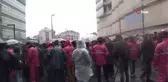 Yemek Sepeti kuryelerinden şirket binası önünde eylem: Yüzlerce kurye kontak kapattı