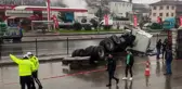Kocaeli'de devrilen tır ulaşımı aksattı