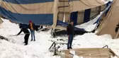 Hizan'da halı sahanın çatısı çöktü: 3 yaralı