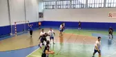 Hentbol maçının ardından oyuncular birbirine girdi