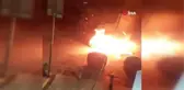 Küçükçekmece'de seyir halindeki araç bir anda alev aldı