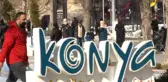 Sıcak havayı gören Konyalılar çarşı pazarda güneşin tadını çıkardı