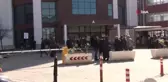 Anne karnında sağlıklı olarak büyümediği tespit edilen ikizlerden birinin kalbi durduruldu
