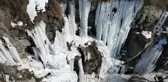 Buz tutan Ilısu Şelalesi dağcı ve doğaseverlerin gözdesi oldu
