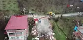 Ordu'da heyelan riski taşıyan 14 binanın yıkımı başladı