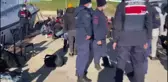 Göçmenleri İtalya'ya kaçıran tekneye İHA destekli operasyon: 197 göçmen yakalandı