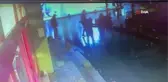 Düğündeki kavga sokağa taştı, gelin düğünü bırakıp kavgaya böyle koştu