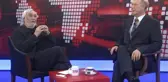 Televizyon ekranlarında görülmemiş olay! Uğur Dündar'ın yayın yasağını bal mumu heykeliyle protesto ettiler
