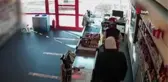 Markette cerrahi maske ile hırsızlık kamerada