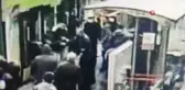 Tramvayda 'Gücün yaşlı adama mı yetiyor' diyerek vurdu