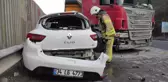 Eyüpsultan'da kamyonla çarpışan otomobildeki 3 kişi yaralandı
