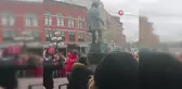 Kanada'da ayrımcılığın sembolü Gassy Jack heykeli yıkıldı