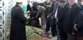 Son dakika haberleri... Yangında torunlarını kaybeden dede, cenazede baygınlık geçirdi