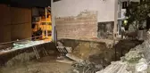 İzmir'de bir inşaatın temel kazısı esnasında yan binada kayma oluştu: 1 apartman tedbir amaçlı boşaltıldı