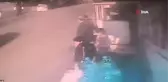 Kartal'da freni boşalan minibüsün yolda kaydığı anlar kamerada