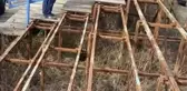 TRİBÜNÜN BASAMAĞI KIRILINCA YERE DÜŞEN TARAFTAR YARALANDI