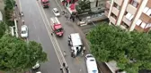 Kadıköy'de kamyonet orta refüjü aşıp yan yattı