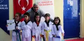 Tatvanlı minik tekvandocular kuşak bağladı