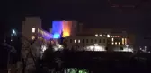 ABD İstanbul Başkonsolosluk binası, Ukrayna bayrağının renkleriyle ışıklandırıldı