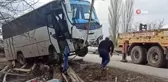 Servis minibüsünün altında kalan lise öğrencisi yaşamını yitirdi
