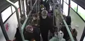 Fenalaşan yaşlı kadına yolcular müdahale etti... Otobüs şoförü, güzergah değiştirerek hayat kurtardı
