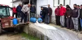 Çanakkale'de mandıracılara kızıp 200 kilogram sütü döktüler