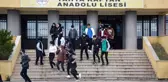 Öğrenciler deprem gerçeğini tatbikatla öğrendi... Gençler, jandarmanın iz takip köpeklerine hayran kaldı