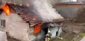 Sultanbeyli'de gecekondu alevlere teslim oldu