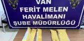 Karın ve kasık bölgesindeki uyuşturucuyla uçağa binmek isterken yakalandı