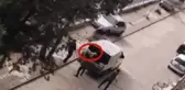 Son dakika haberleri! SOKAK KÖPEĞİNİ SÜRÜKLEYEREK GÖTÜRDÜ; O ANLAR KAMERADA
