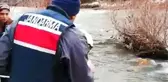Avladığı ördeği almak için girdiği çayda hayatını kaybetti